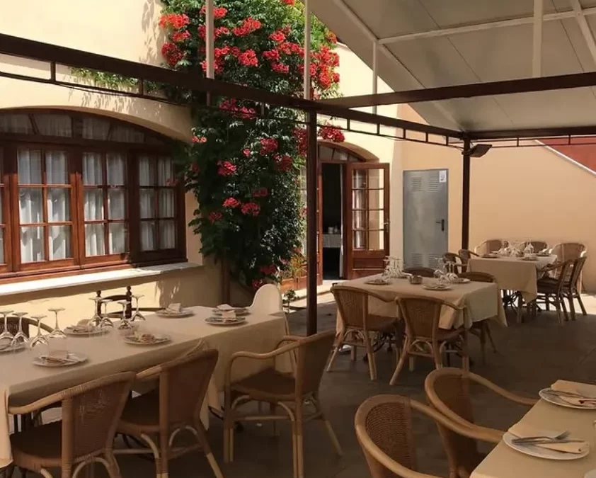 Hostal Restaurant La Gola